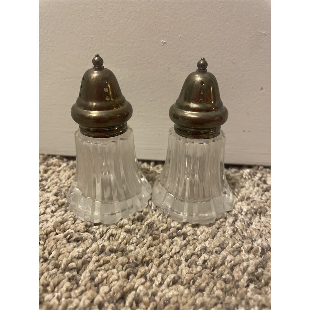 Vintage Leonard Silver Manufacturing Silver Plate 3.5" Salt & Pepper Shaker Set